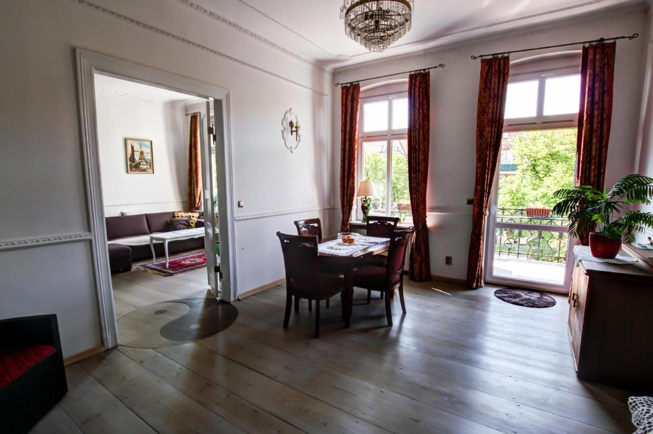 Center, Sunny Spacious Luxury! *