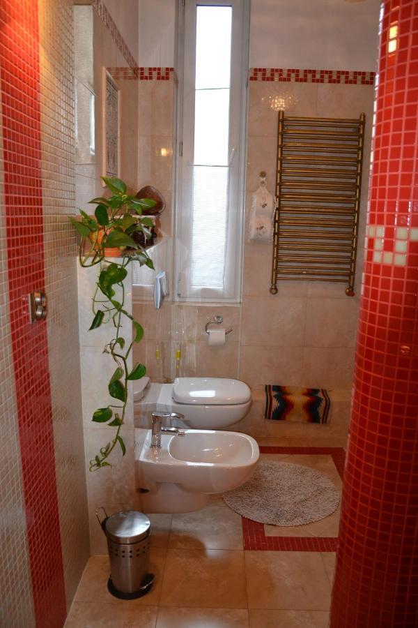 Center, Sunny Spacious Luxury!